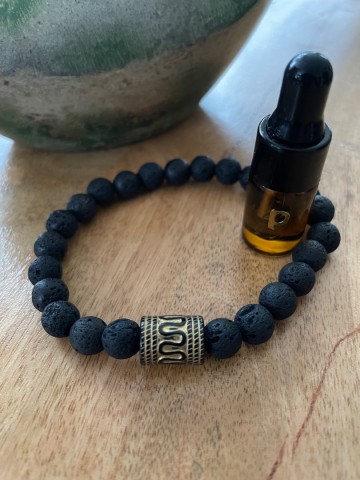 Lavasteen armband eo