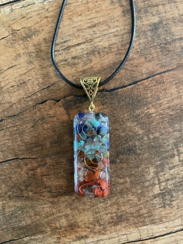 Orgonite chakra hanger breed