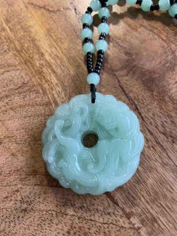 Synthethische jadehanger mint kraal