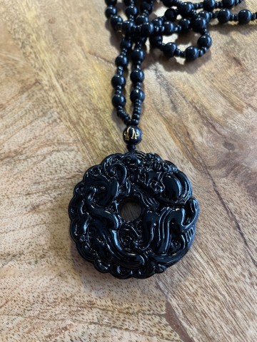 Synthethische jadehanger zwart